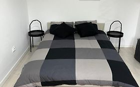 Apartamento 3 Min Da Av Liberdade - Remodelado